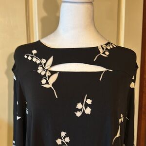 Petite Alfani black&white front cut out 
NEVER WORN Macys